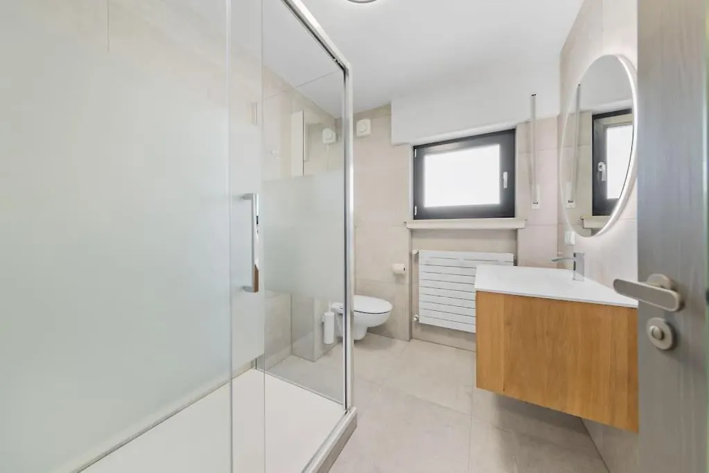 Villa66 Private Bedroom 3 - Shared Kitchen Livange Apartment